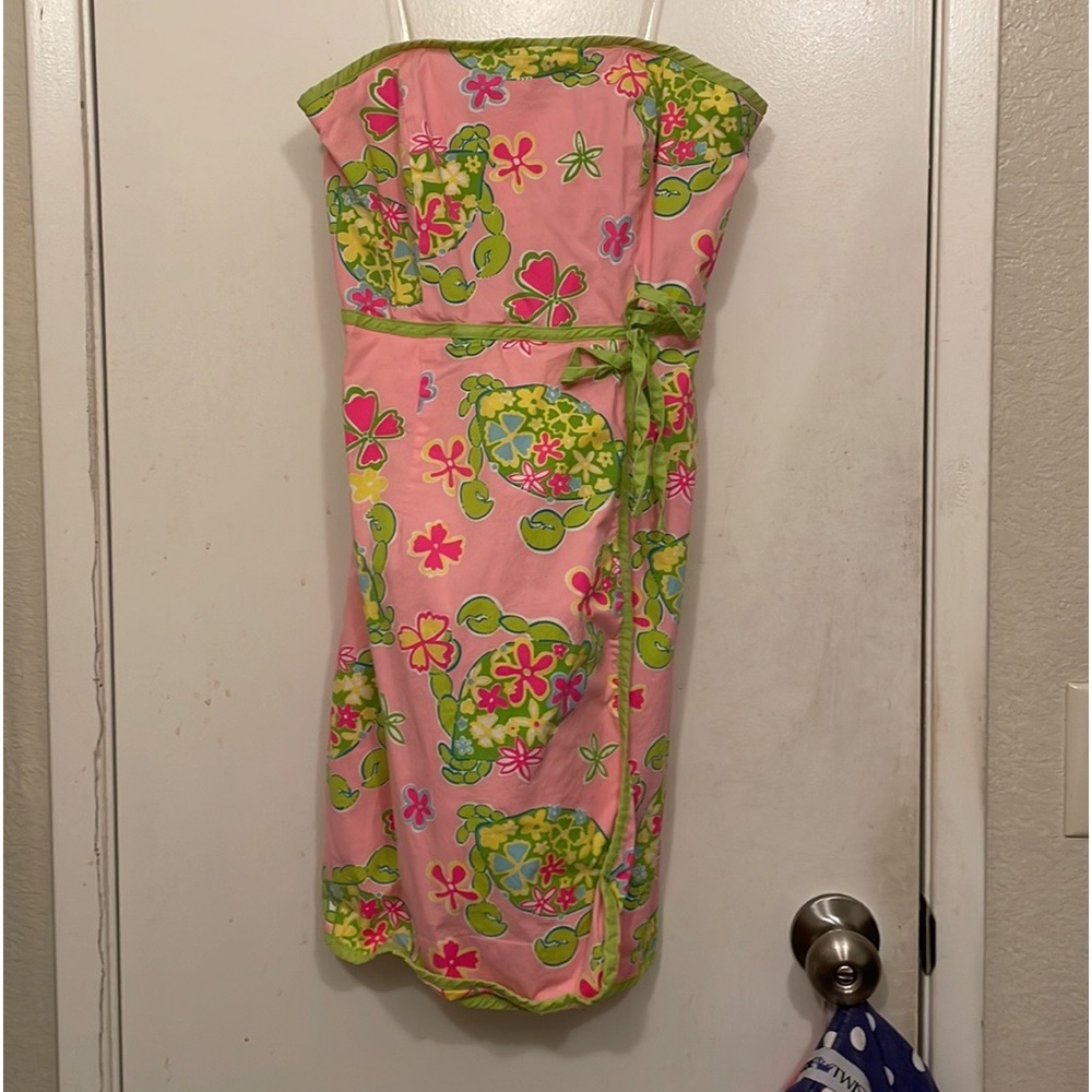Lilly Pulitzer size 2 pink & green vintage crab print dress.
